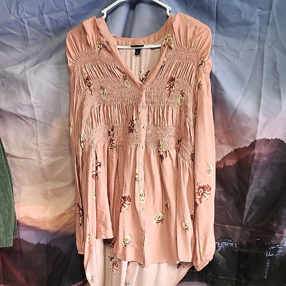 Torrid Peach Floral Smocked Blouse - Picture 1 of 5